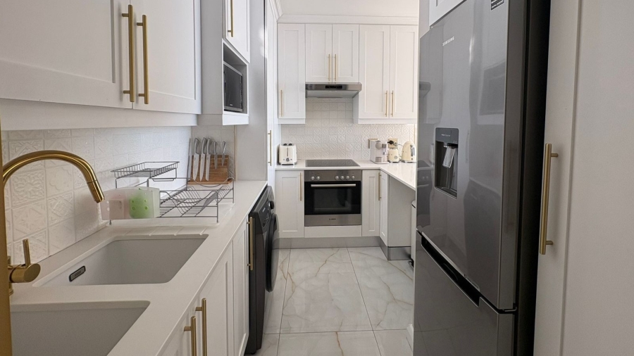 To Let 2 Bedroom Property for Rent in Bloubergstrand Western Cape
